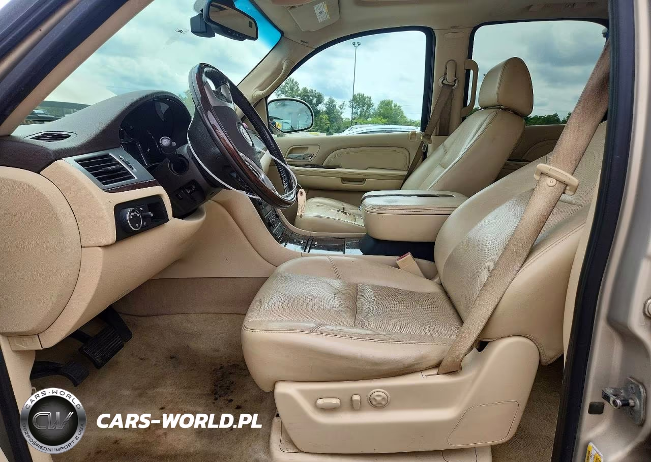 2007 Cadillac Escalade Luxury VIN:1GYFK63847R337571 - 7