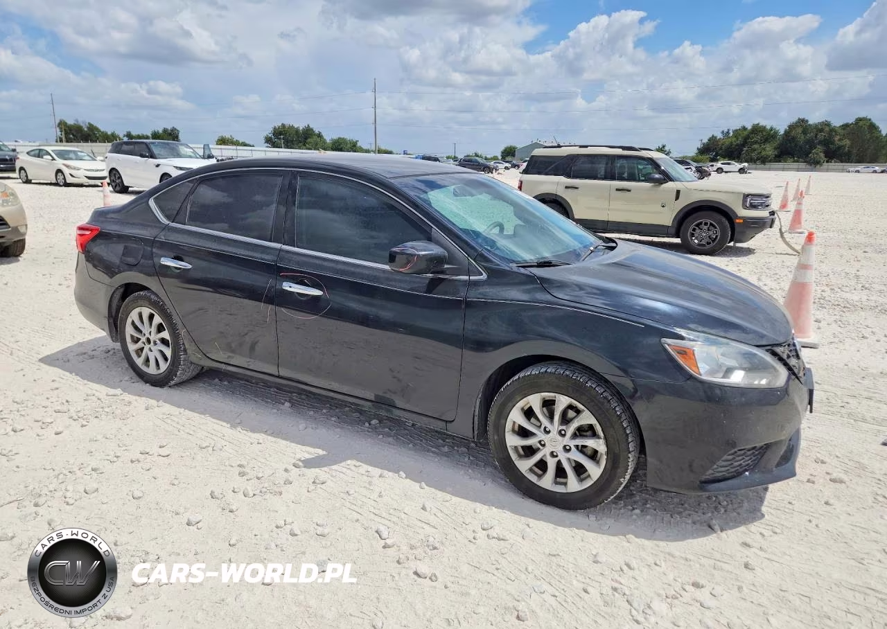 2018 Nissan Sentra Sv VIN:3N1AB7AP3JL608573 - 4