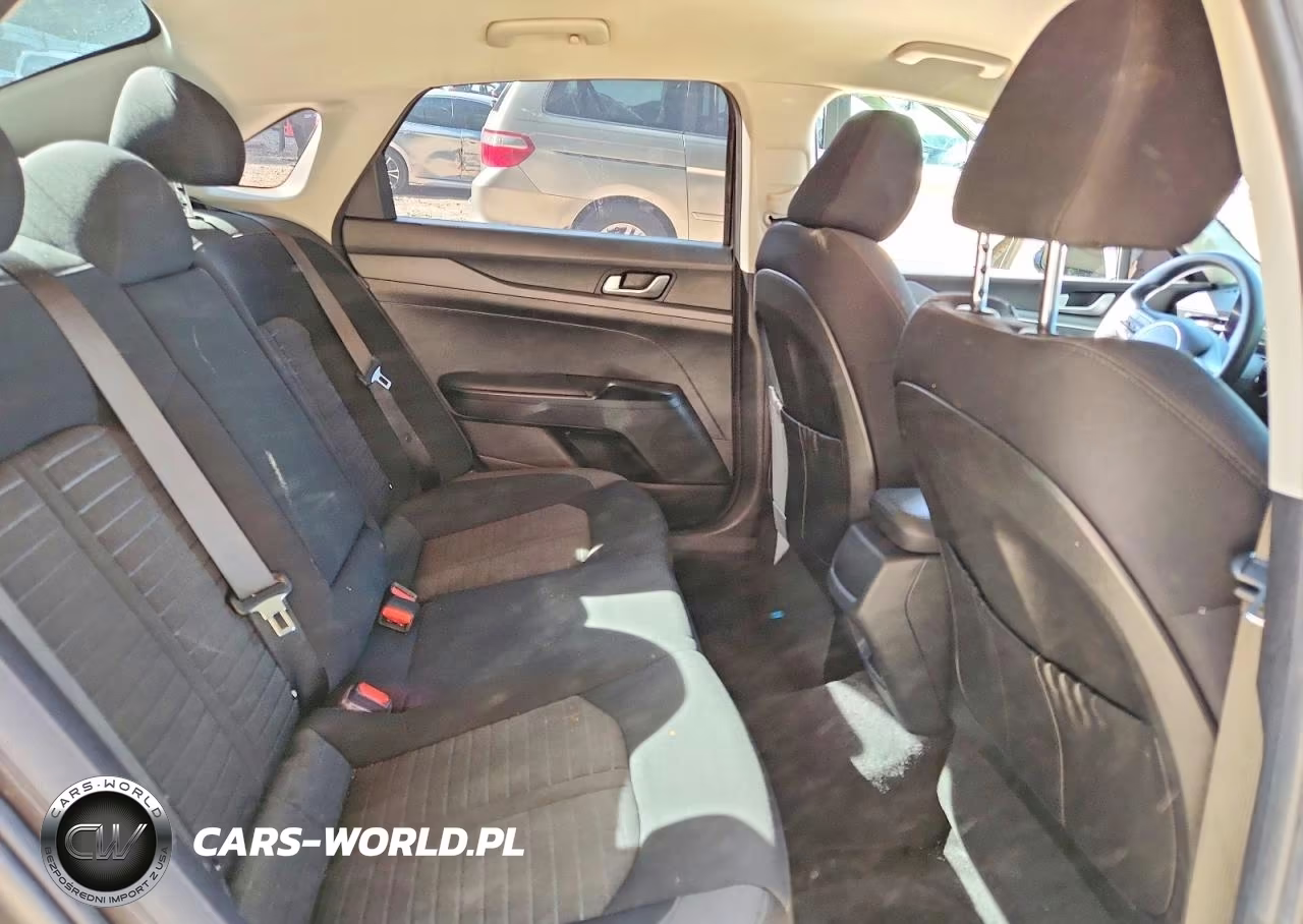 2025 Kia K5 Lxs VIN:KNAG24J72S5365181 - 10