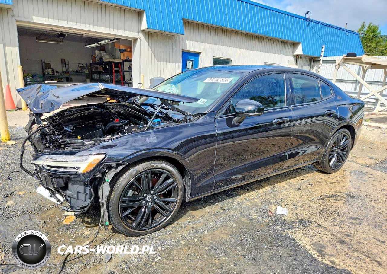 2023 Volvo S60 Plus – zdjęcie 1 z 12