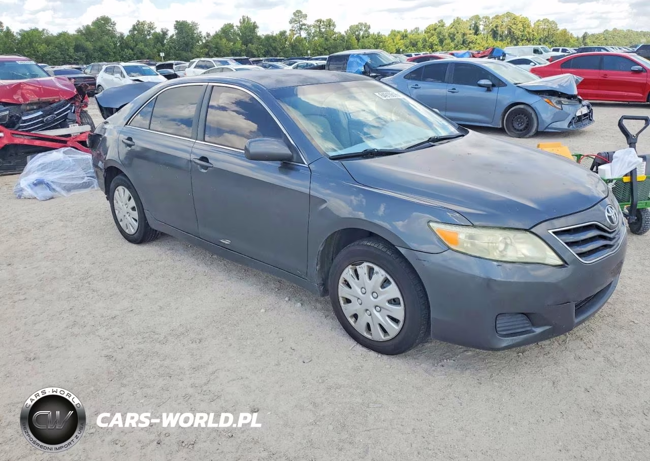 2011 Toyota Camry Le – zdjęcie 1 z 10