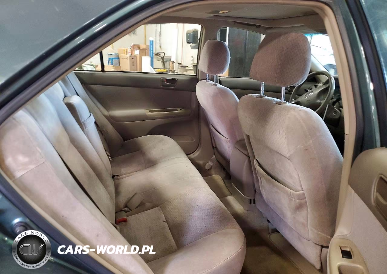 2004 Toyota Camry Le VIN:4T1BE32KX4U358582 - 10