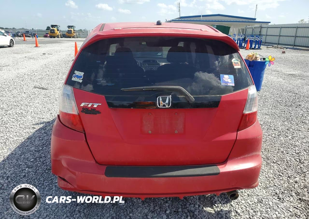 2011 Honda Fit Sport VIN:JHMGE8H52BC022337 - 6