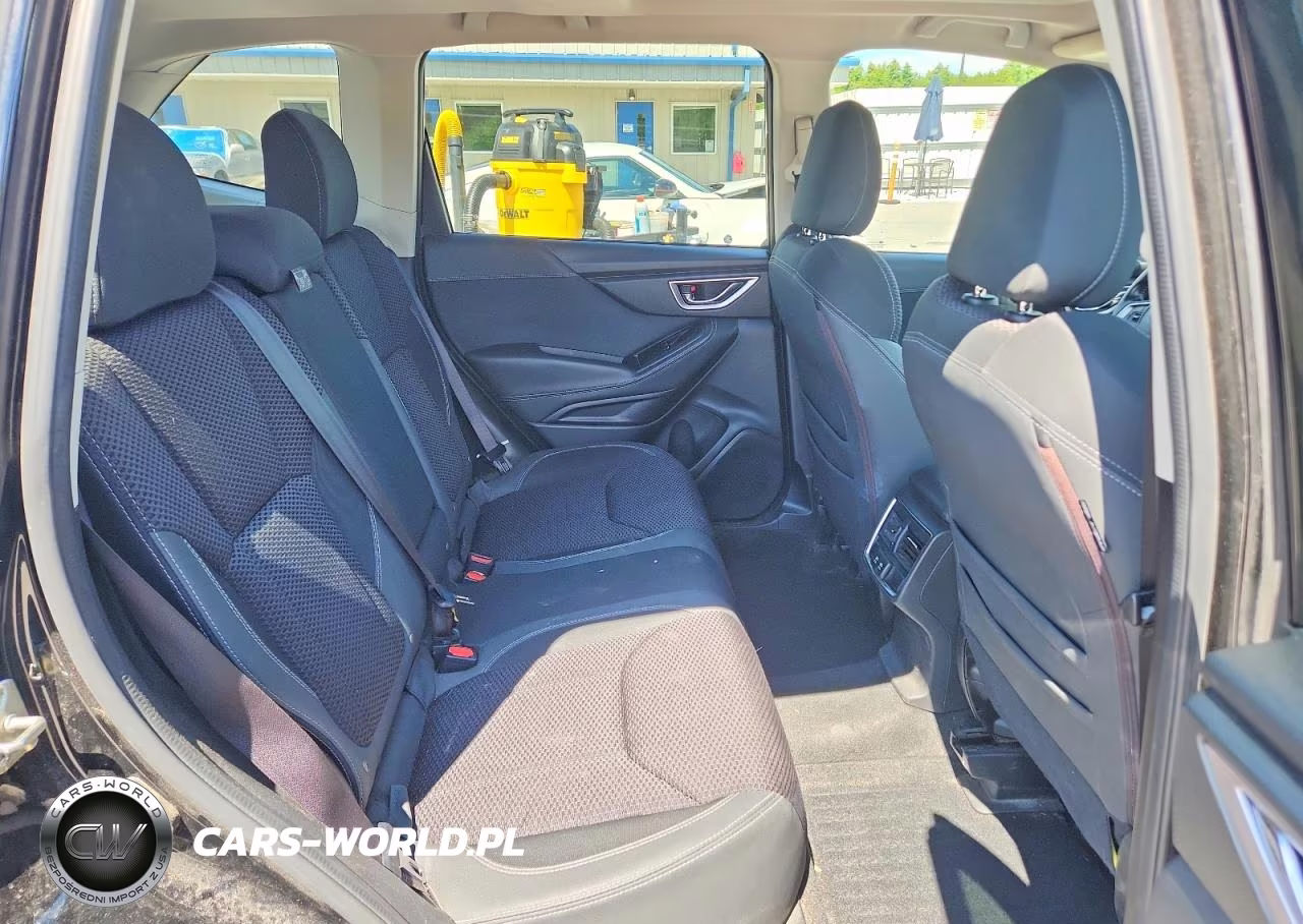 2019 Subaru Forester Premium VIN:JF2SKAGC4KH413201 - 10