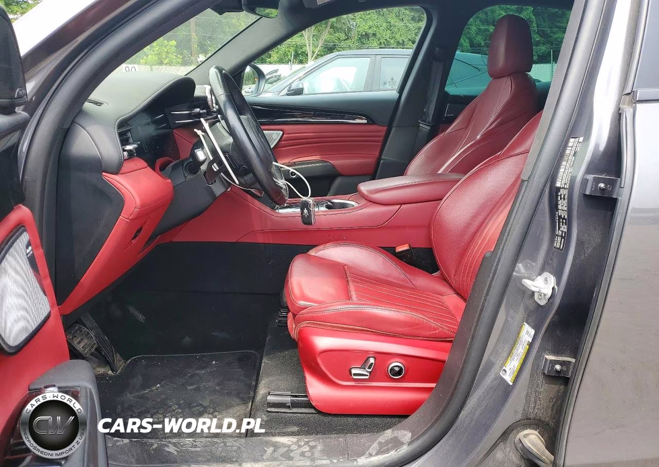2023 Maserati Grecale Modena VIN:ZN682AVM9P7426588 - 7