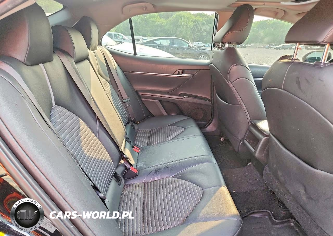 2018 Toyota Camry Se VIN:4T1B11HK8JU642568 - 10