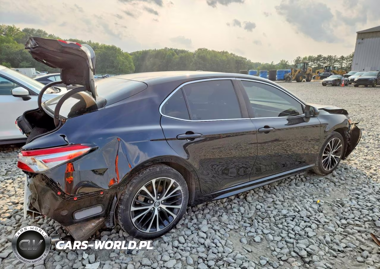 2018 Toyota Camry Se VIN:4T1B11HK8JU642568 - 3