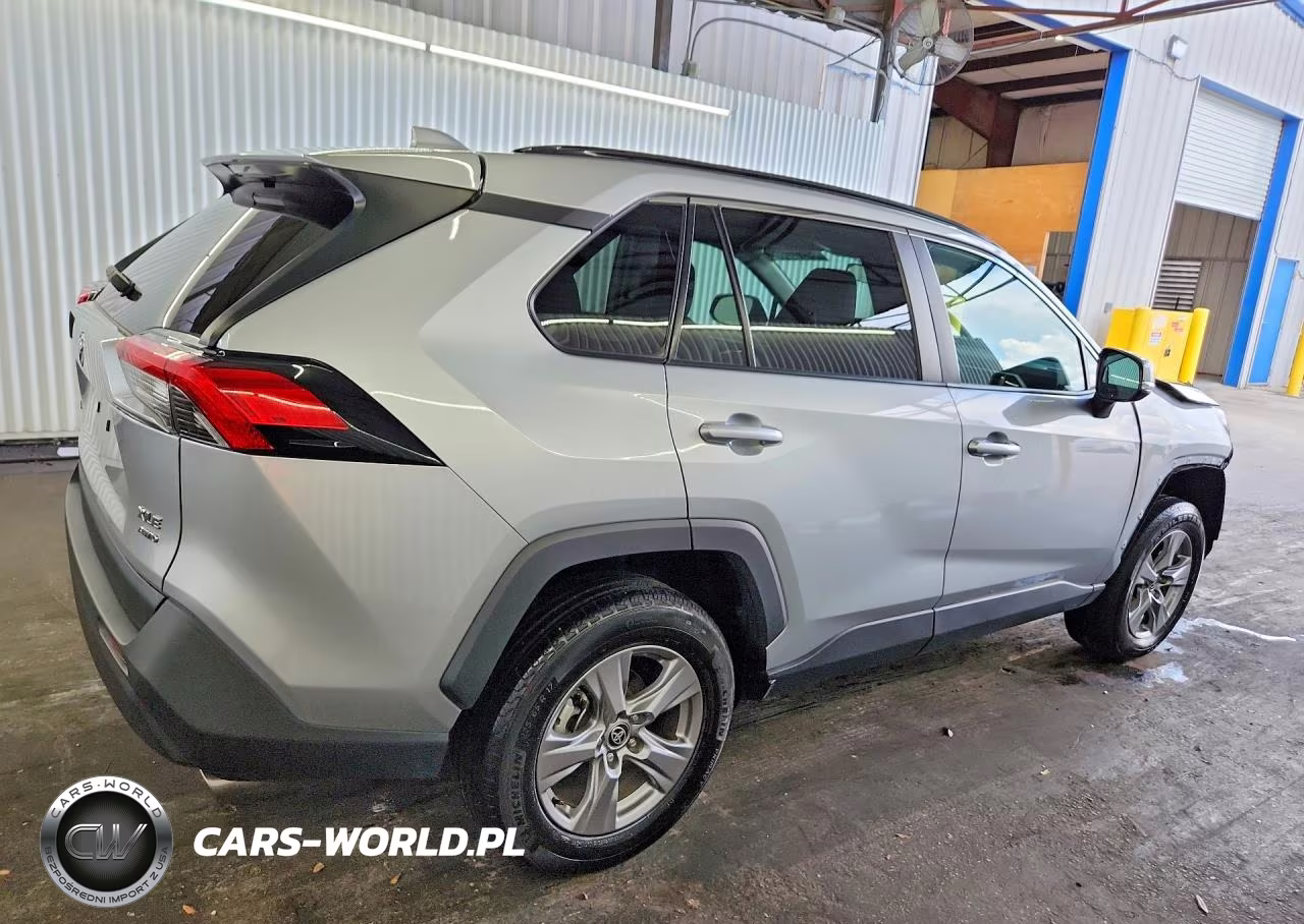 2024 Toyota Rav4 Xle VIN:2T3P1RFV7RW454063 - 3