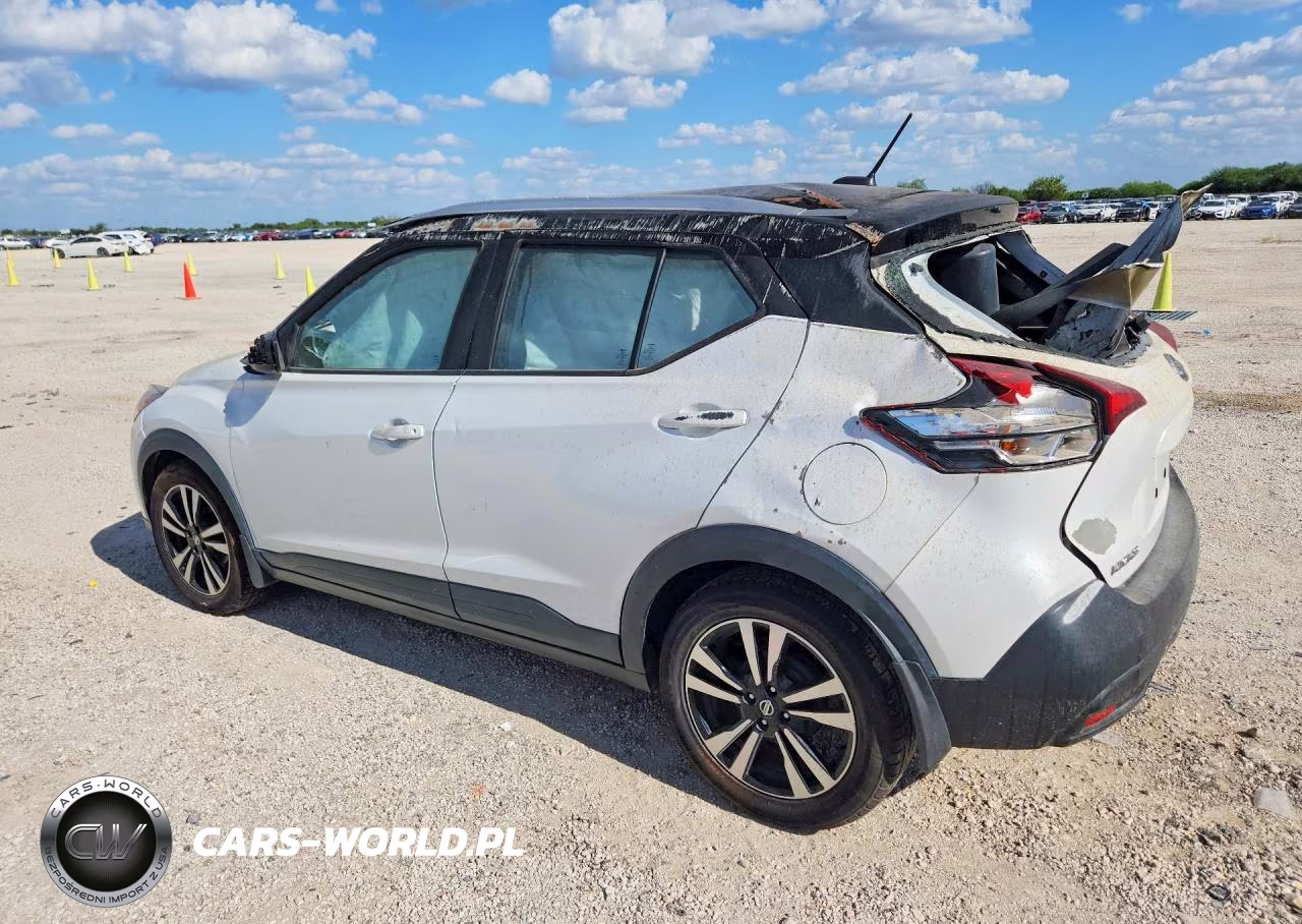 2018 Nissan Kicks Sv VIN:3N1CP5CU1JL516637 - 2