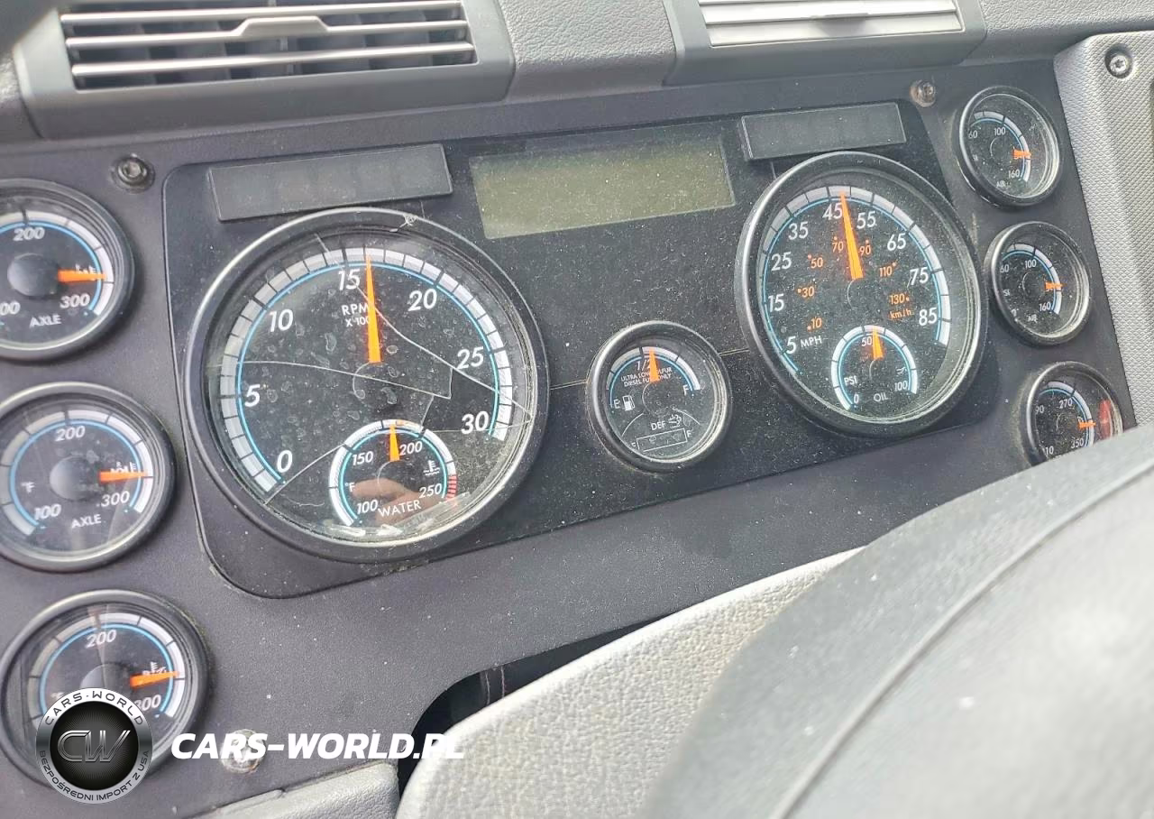 2017 Freightliner Cascadia 113 Semi Truck VIN:3AKJGHDV8HSJF4477 - 9