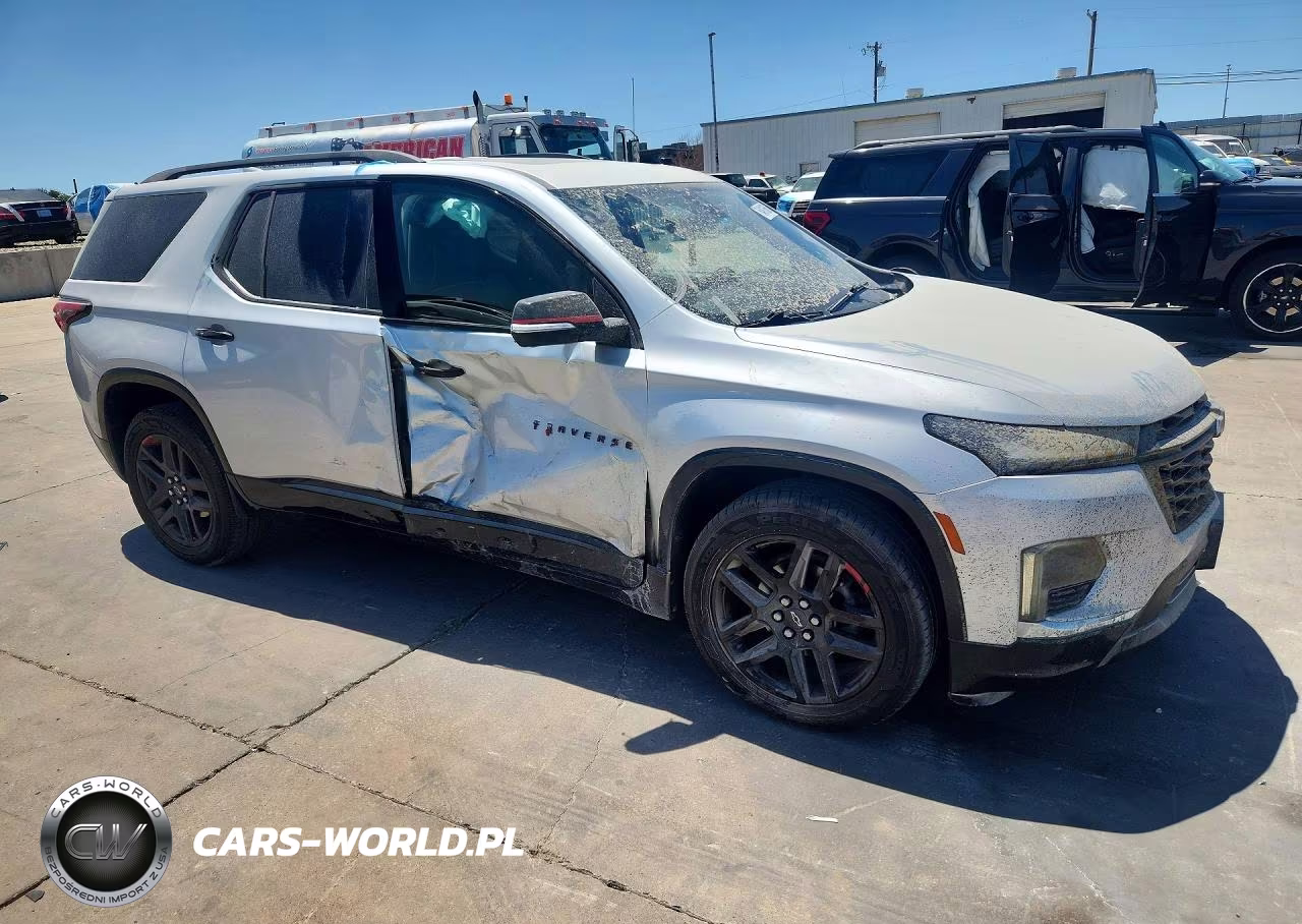 2022 Chevrolet Traverse Premier VIN:1GNERKKW6NJ173989 - 4