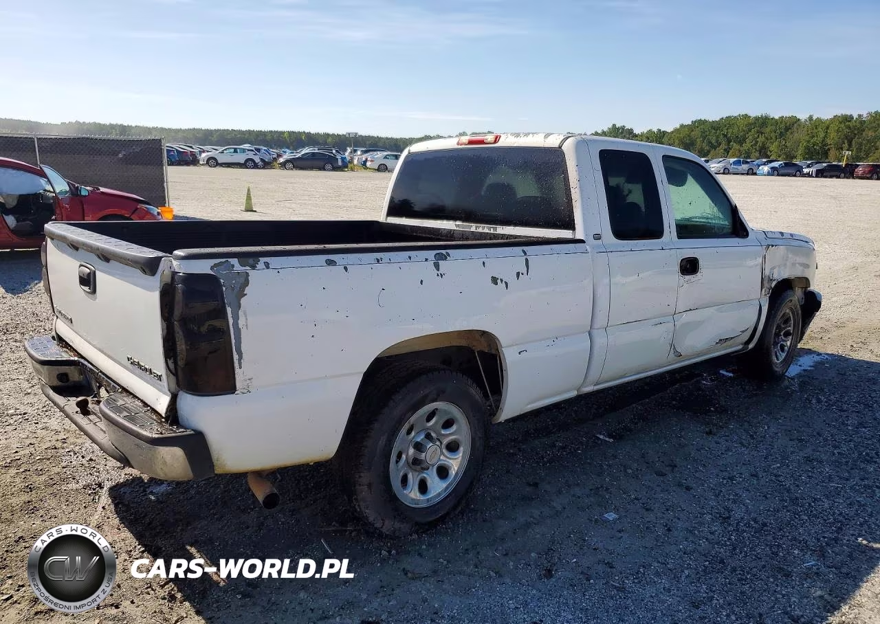 2005 Chevrolet Silverado C1500 VIN:2GCEC19V351369951 - 3