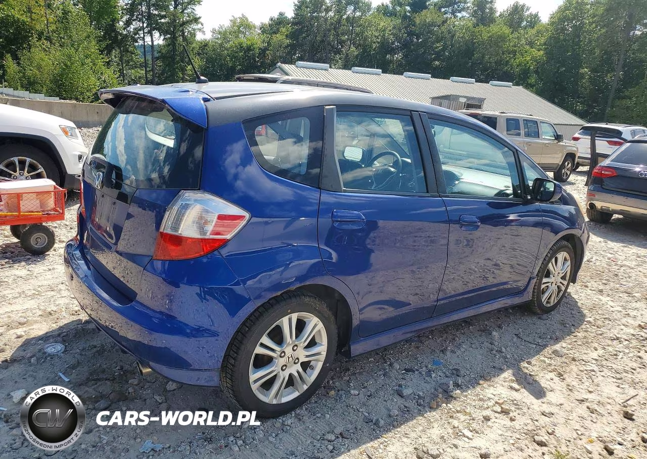 2010 Honda Fit Sport VIN:JHMGE8H43AS025646 - 3