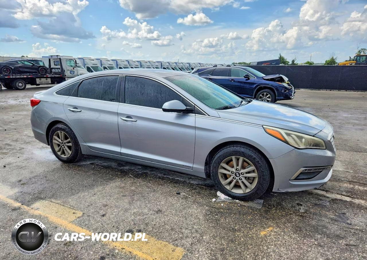2015 Hyundai Sonata Se VIN:5NPE24AF2FH158121 - 4