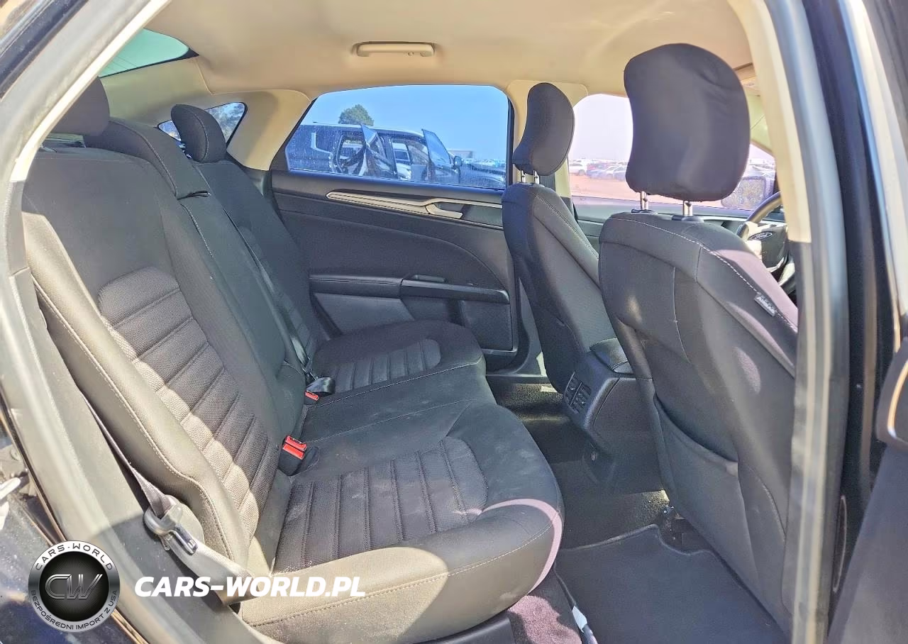 2018 Ford Fusion Se VIN:3FA6P0HD2JR167917 - 10
