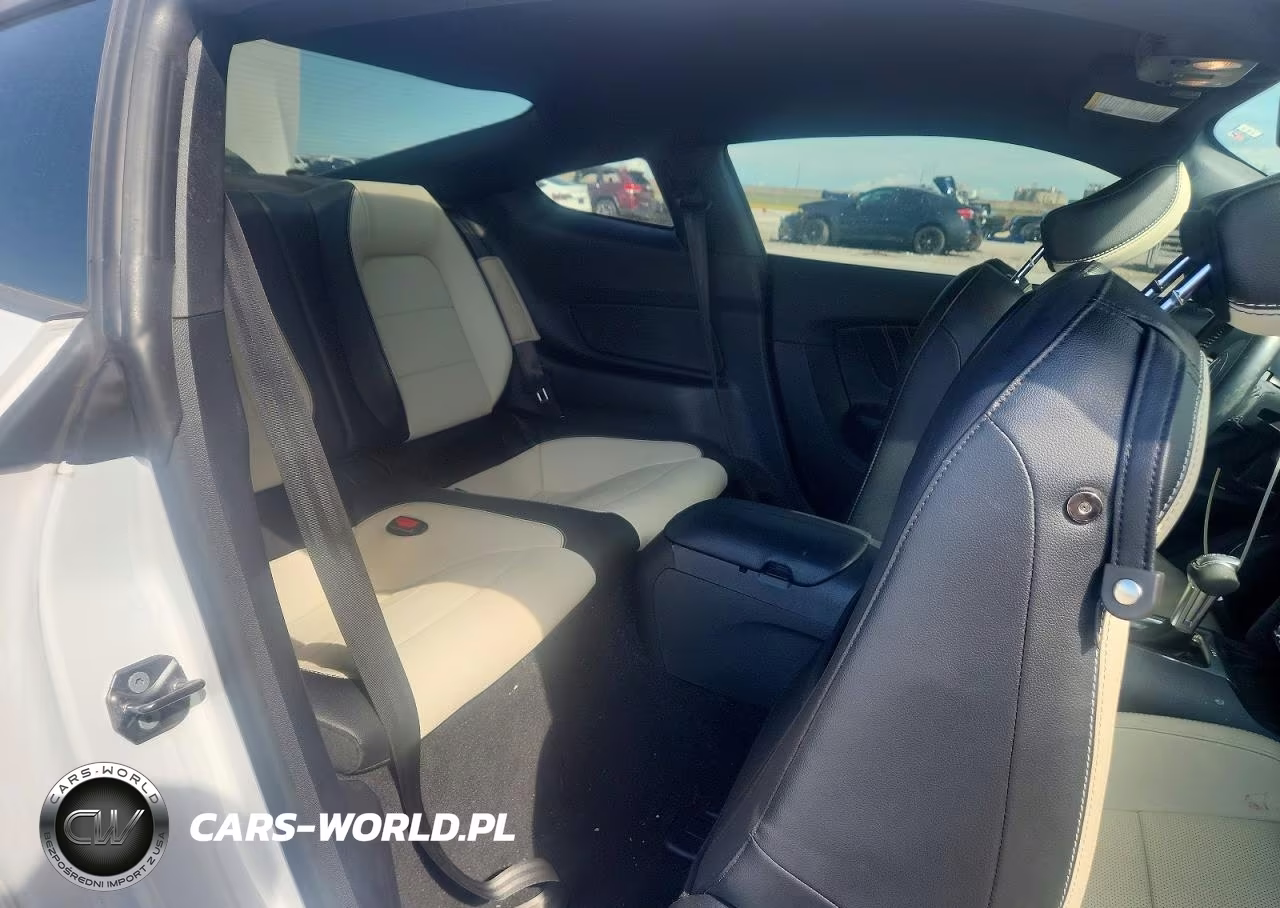 2021 Ford Mustang VIN:1FA6P8TH0M5101057 - 10