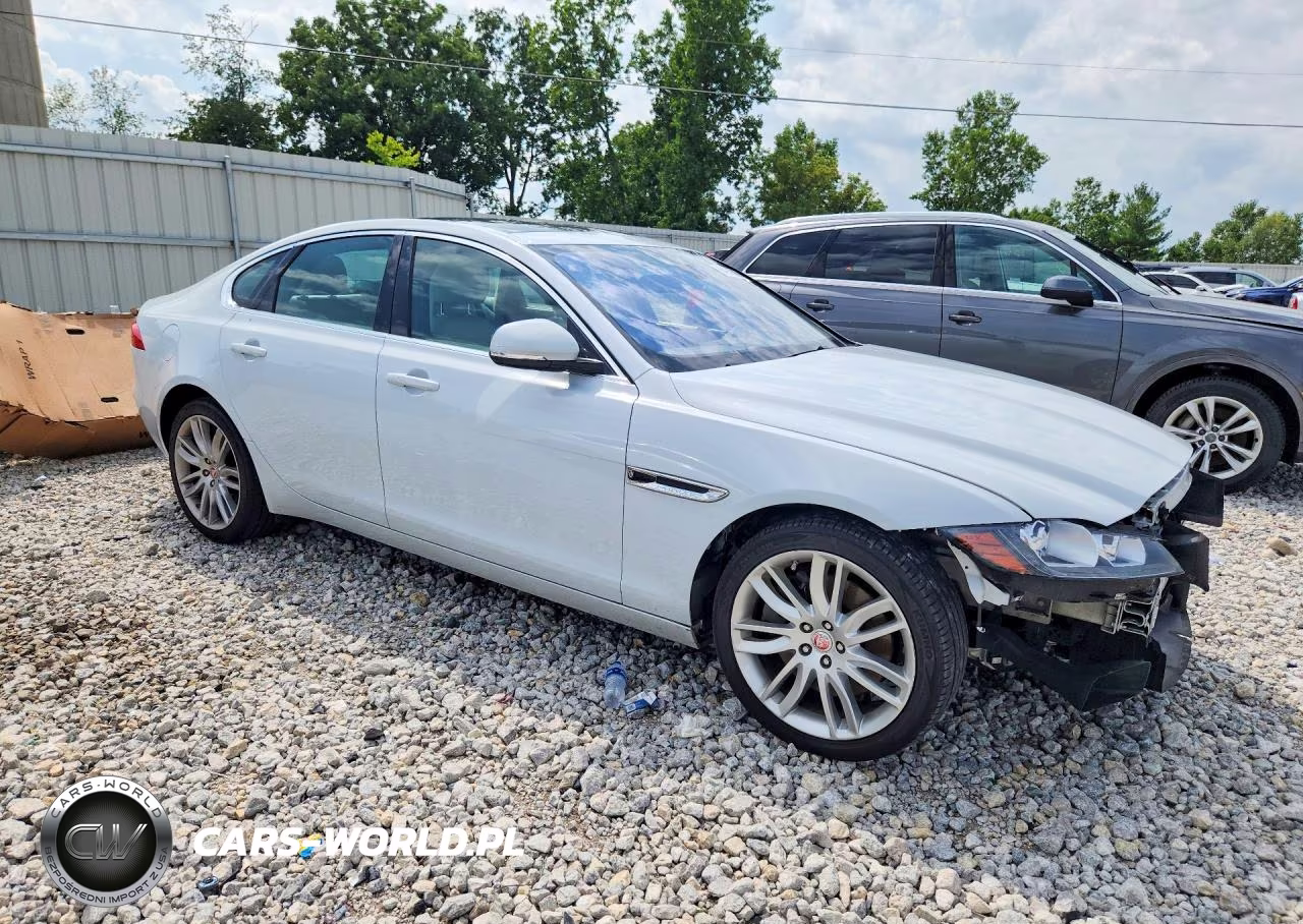 2016 Jaguar Xf Prestige VIN:SAJBK4BV0GCY15392 - 4