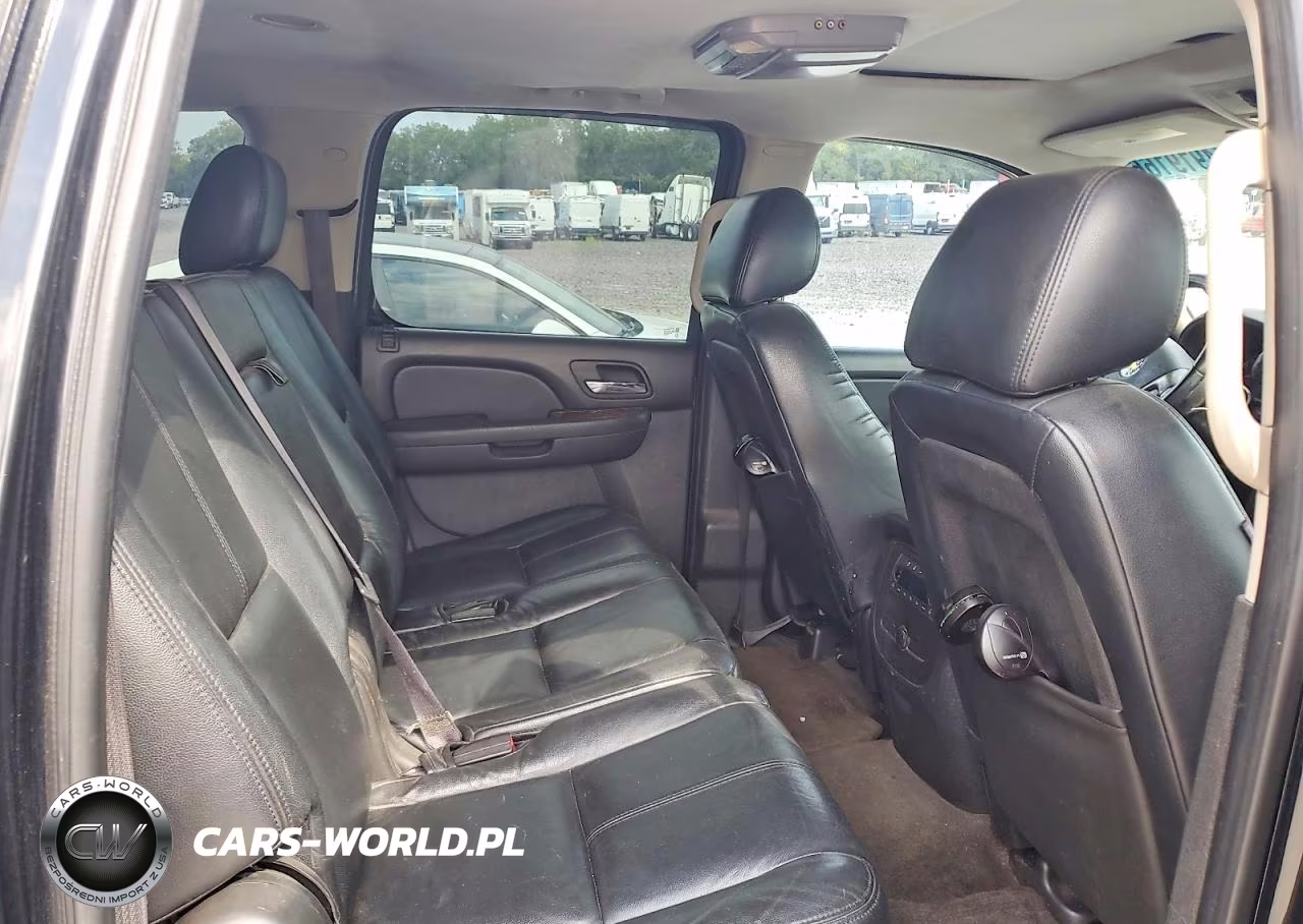 2011 Chevrolet Suburban K1500 Ls VIN:1GNSKHE32BR123227 - 11