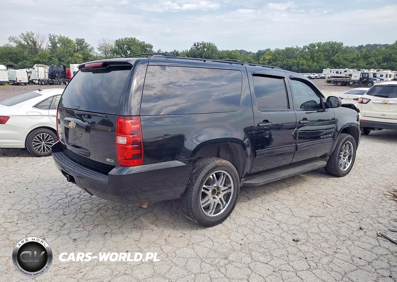 2011 Chevrolet Suburban K1500 Ls VIN:1GNSKHE32BR123227 - 3