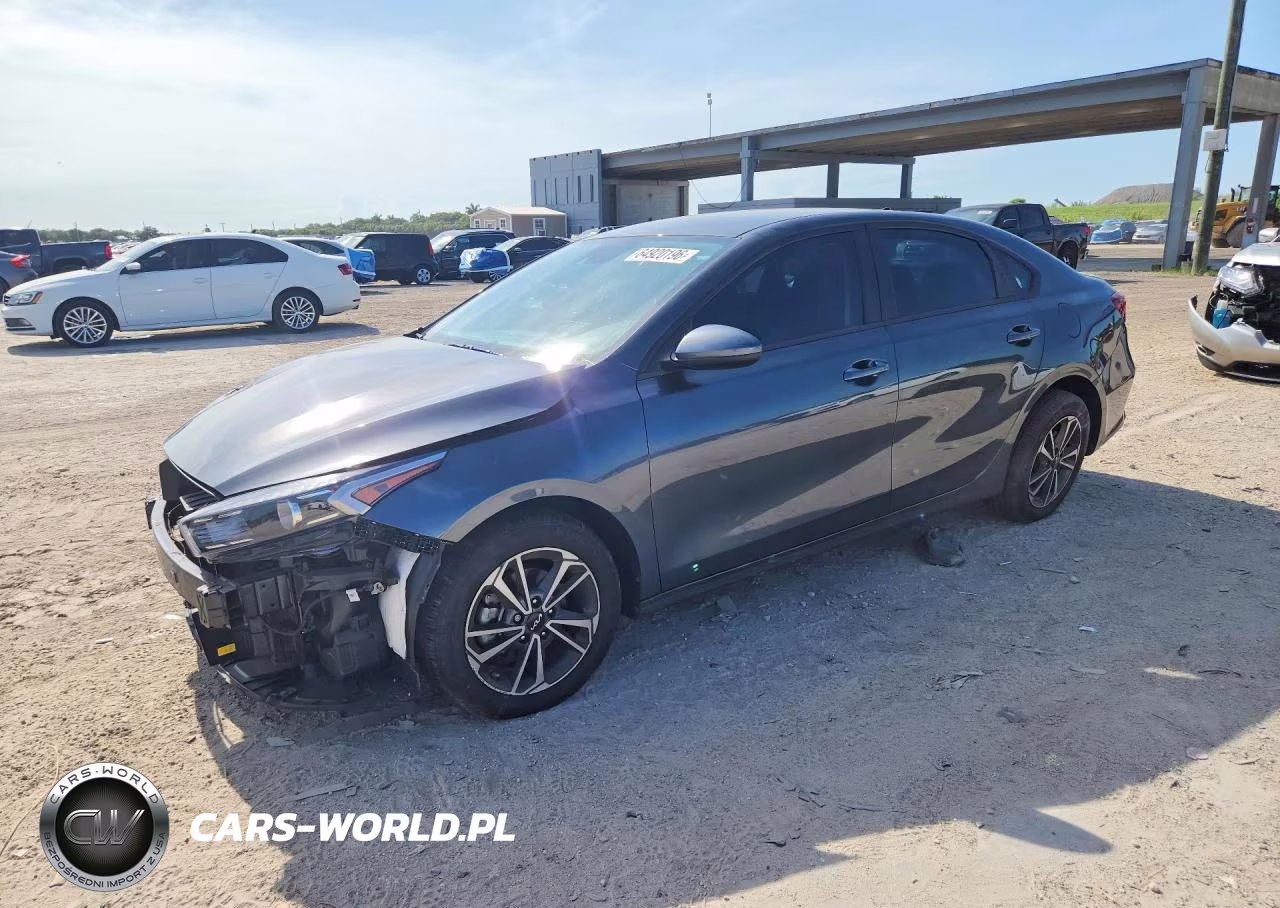 2024 Kia Forte Lxs – zdjęcie 1 z 13