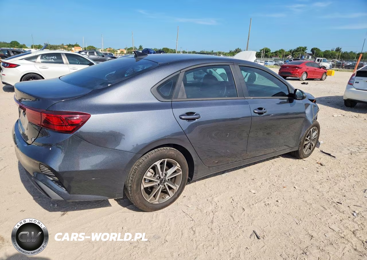 2024 Kia Forte Lxs VIN:3KPF24AD2RE776924 - 3