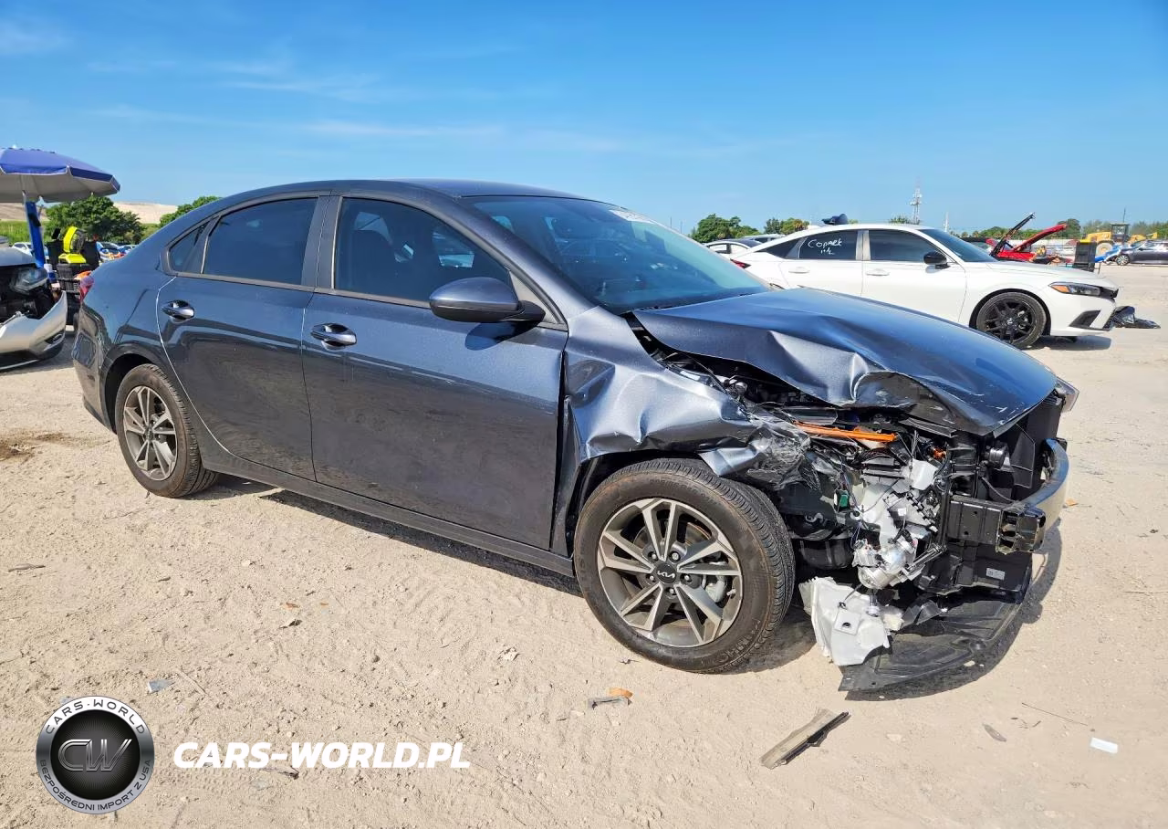 2024 Kia Forte Lxs VIN:3KPF24AD2RE776924 - 4