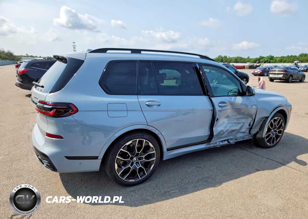 2026 BMW X7 xDrive40I VIN:5UX23EM04T9085981 - 3