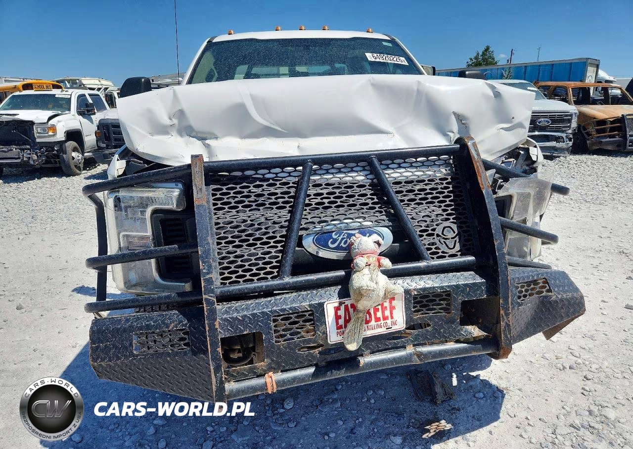 2019 Ford F350 Super Duty VIN:1FD8W3HT7KEG56943 - 13