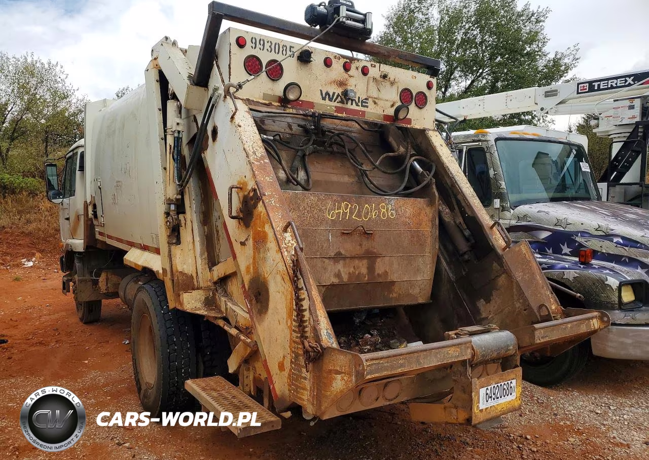 1999 Ud Ud2300 Refuse Truck VIN:JNALC43H4XGN50061 - 2