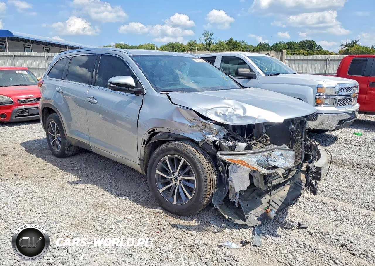 2017 Toyota Highlander Xle VIN:5TDKZRFH6HS223751 - 4