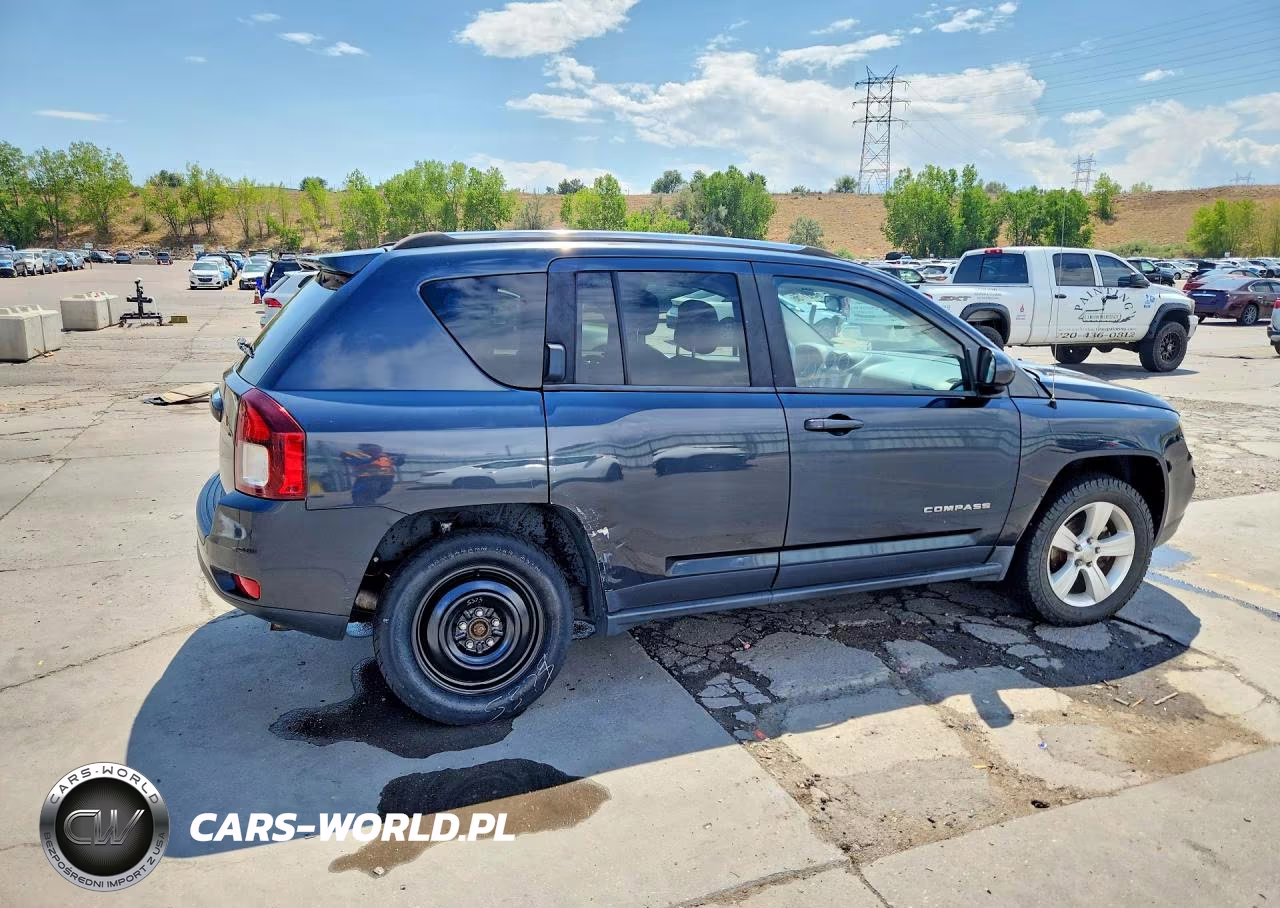 2014 Jeep Compass Latitude VIN:1C4NJDEB7ED831063 - 3