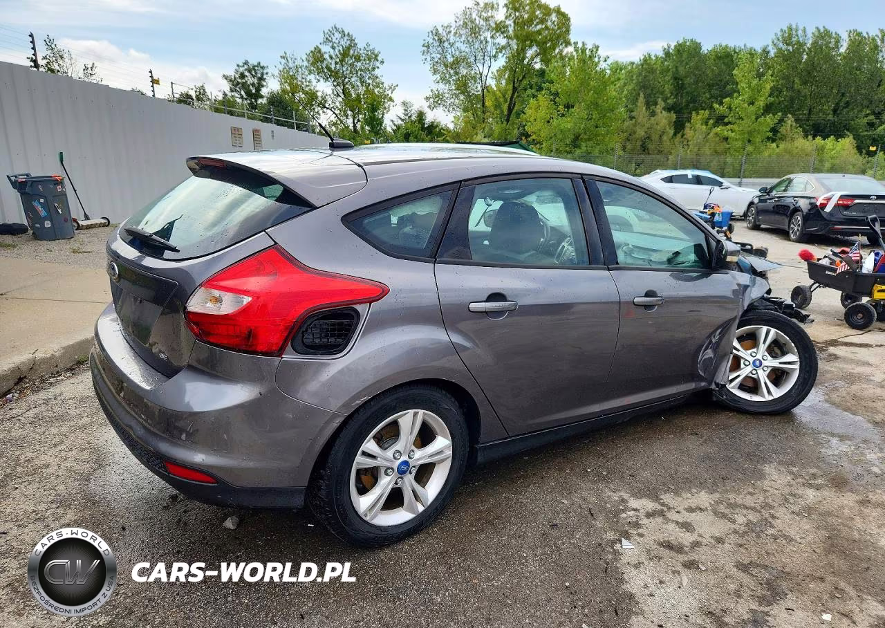 2012 Ford Focus Se VIN:1FAHP3K26CL402547 - 3