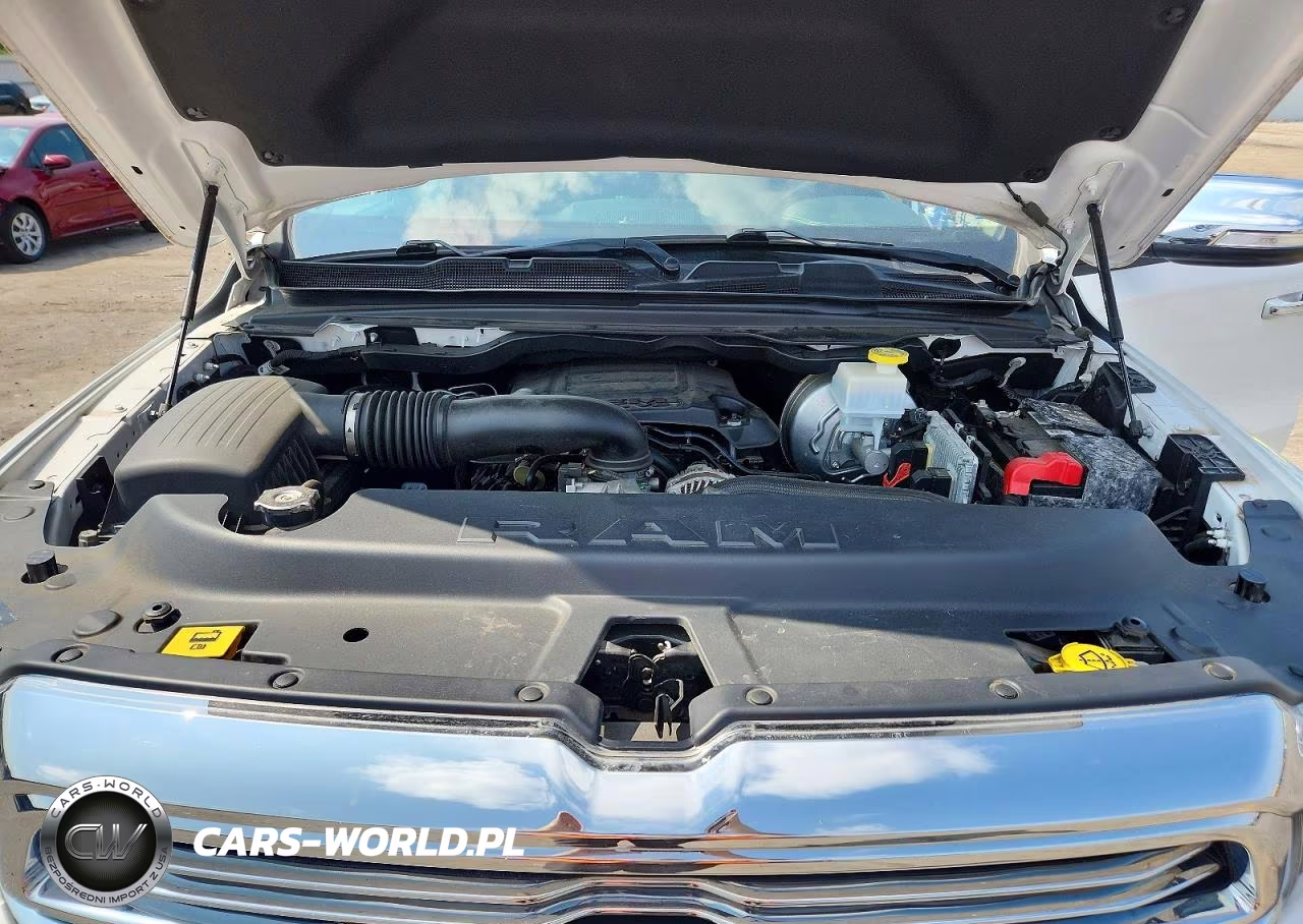 2019 Ram 1500 Laramie VIN:1C6SRFDT4KN525811 - 11