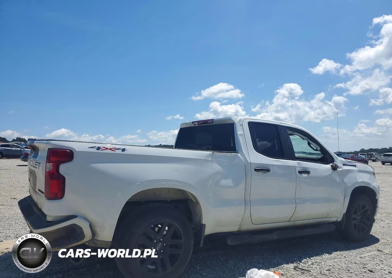 2025 Chevrolet Silverado K1500 Custom VIN:1GCRKBEK3SZ323271 - 3