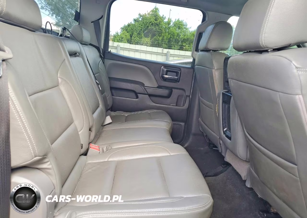 2018 Chevrolet Silverado C1500 Custom VIN:3GCPCPECXJG431492 - 10