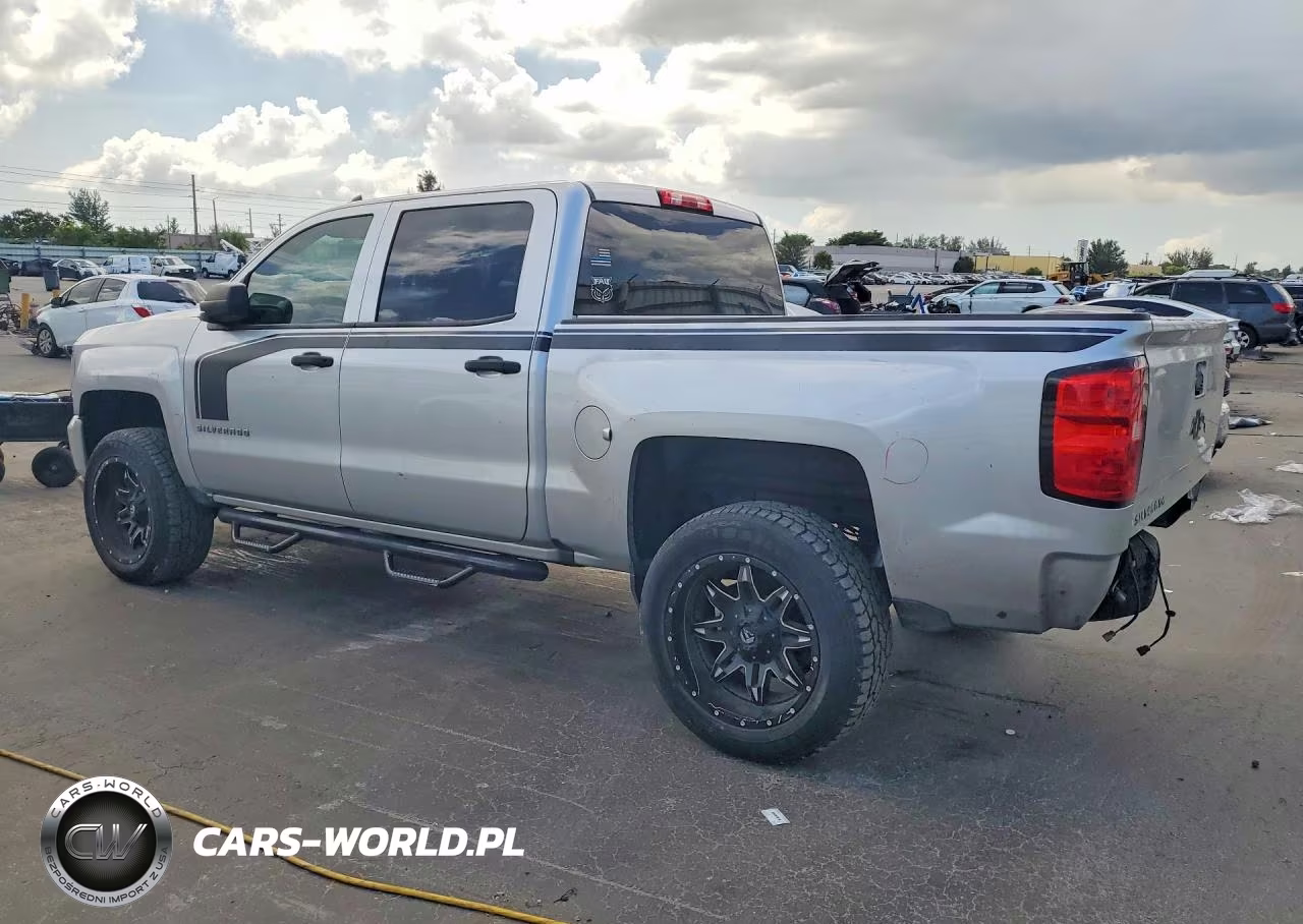 2018 Chevrolet Silverado C1500 Custom VIN:3GCPCPECXJG431492 - 2