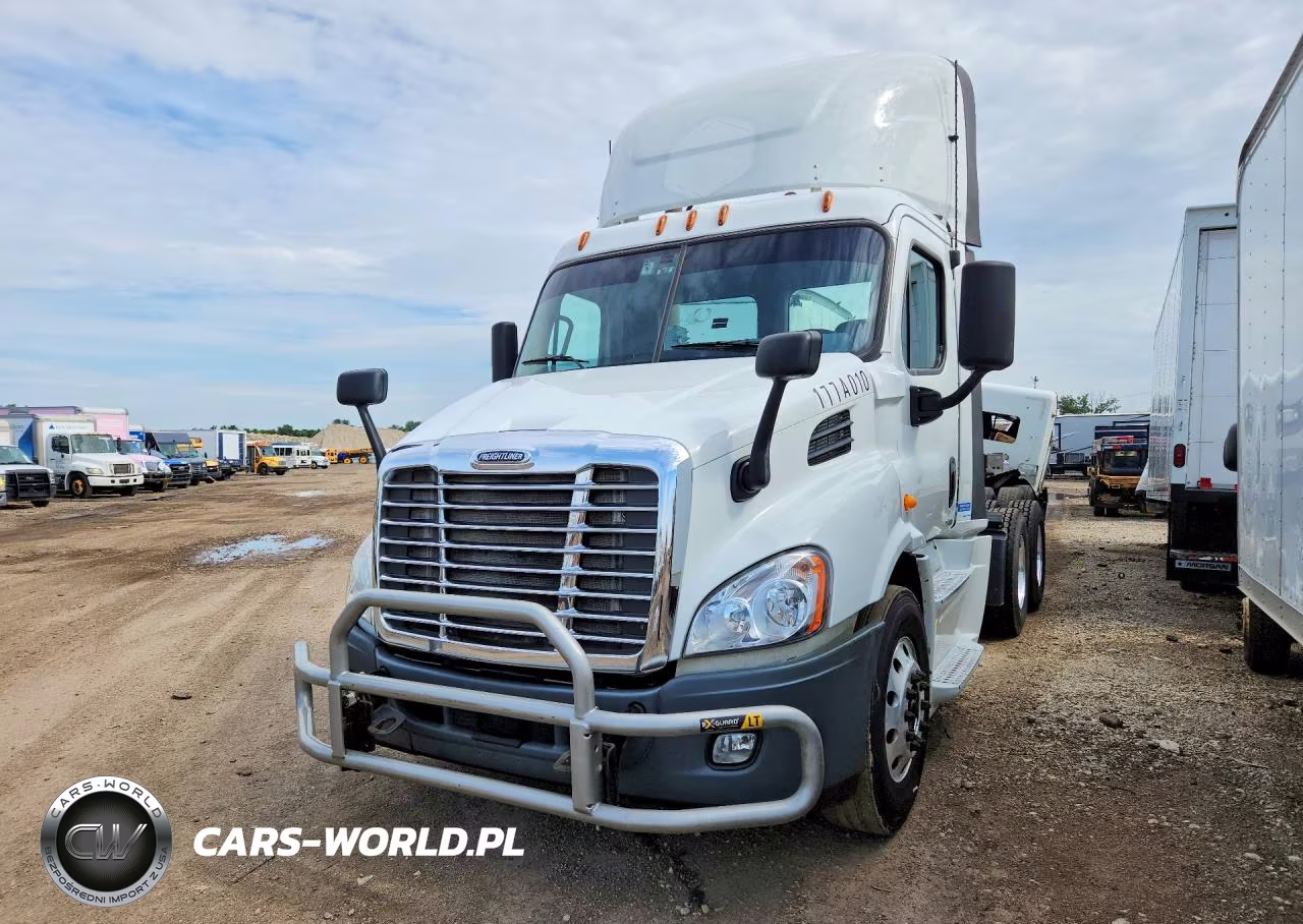 2014 Freightliner Cascadia Semi Truck