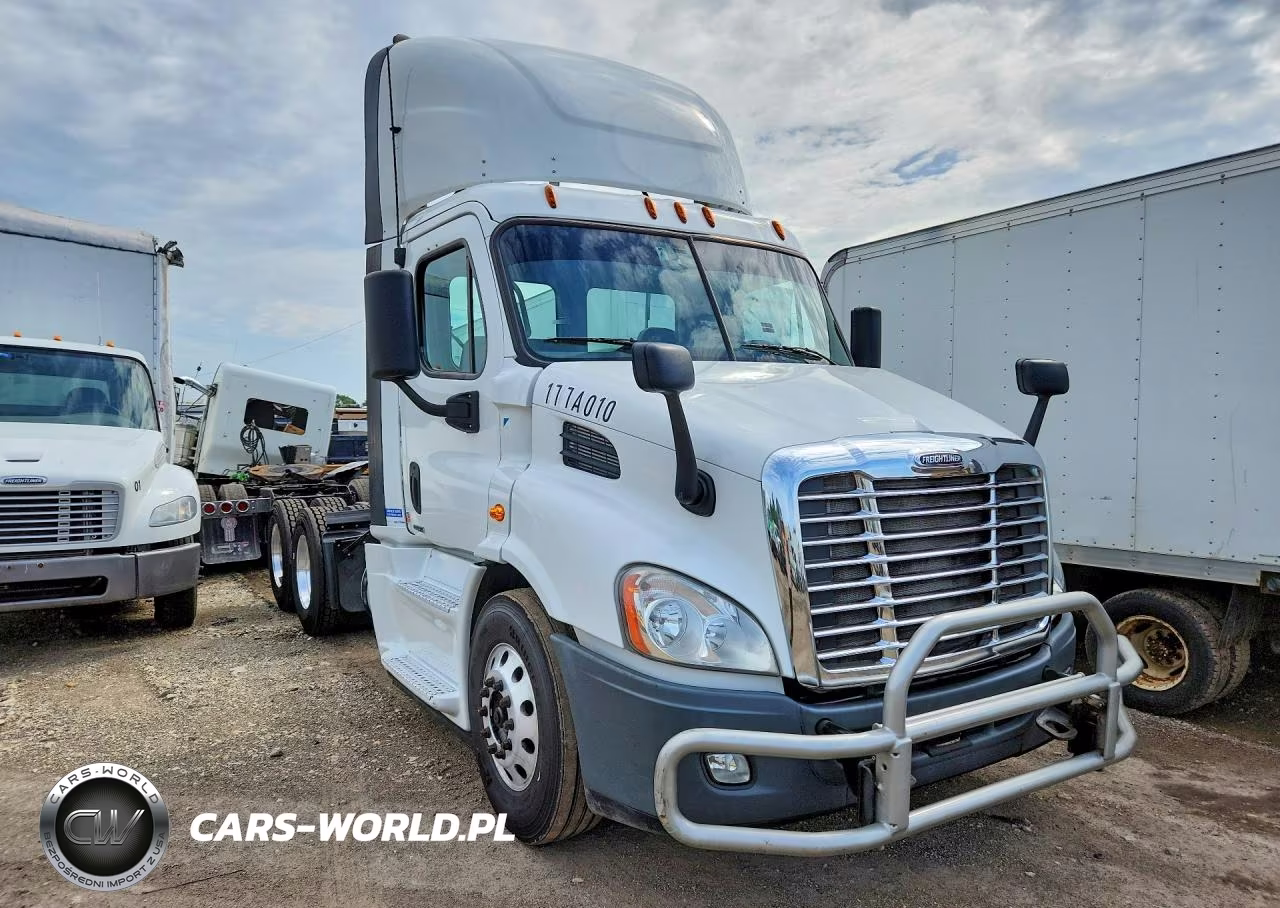 2014 Freightliner Cascadia Semi Truck VIN:3AKJGBDV4ESFZ2056 - 4