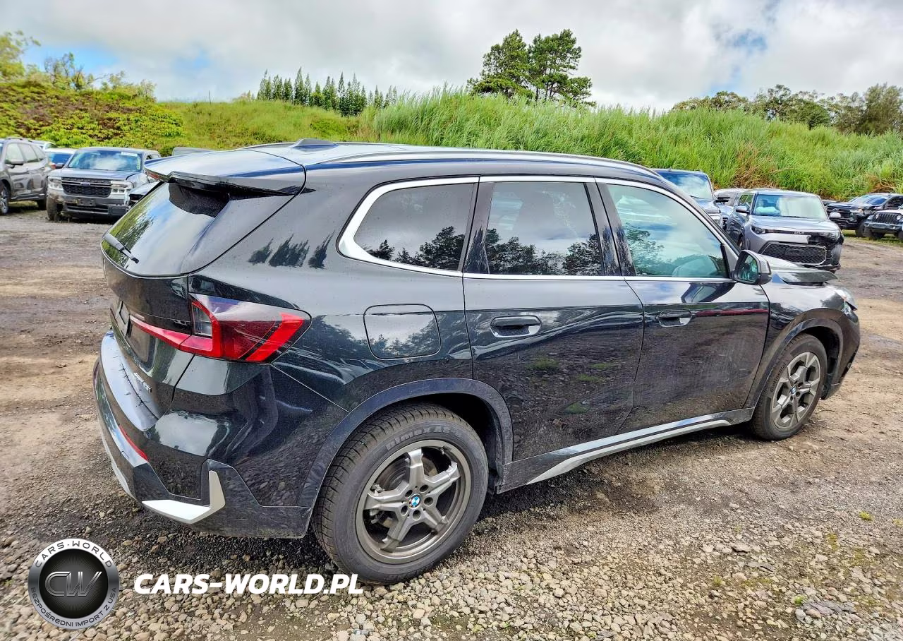 2025 BMW X1 xDrive28I VIN:WBX73EF0XS5245925 - 3