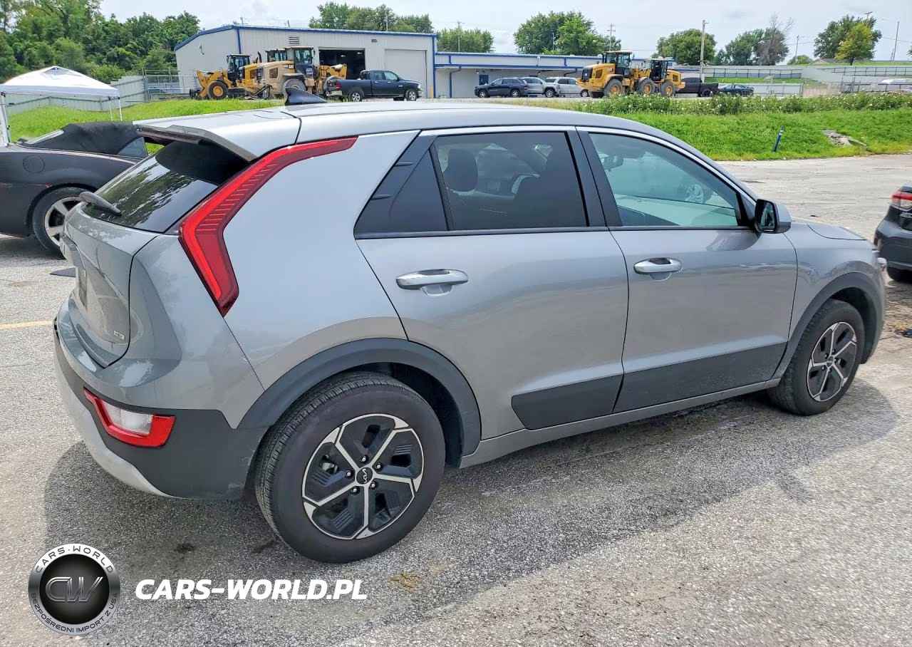 2026 Kia Niro Lx VIN:KNDCP3LE0T5318130 - 3