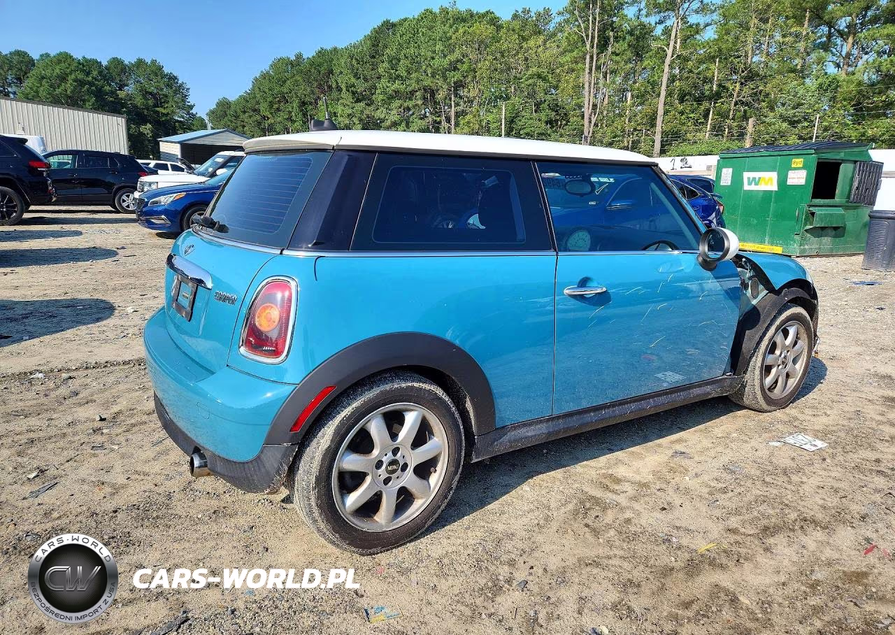 2008 Mini Cooper VIN:WMWMF33558TT68190 - 3