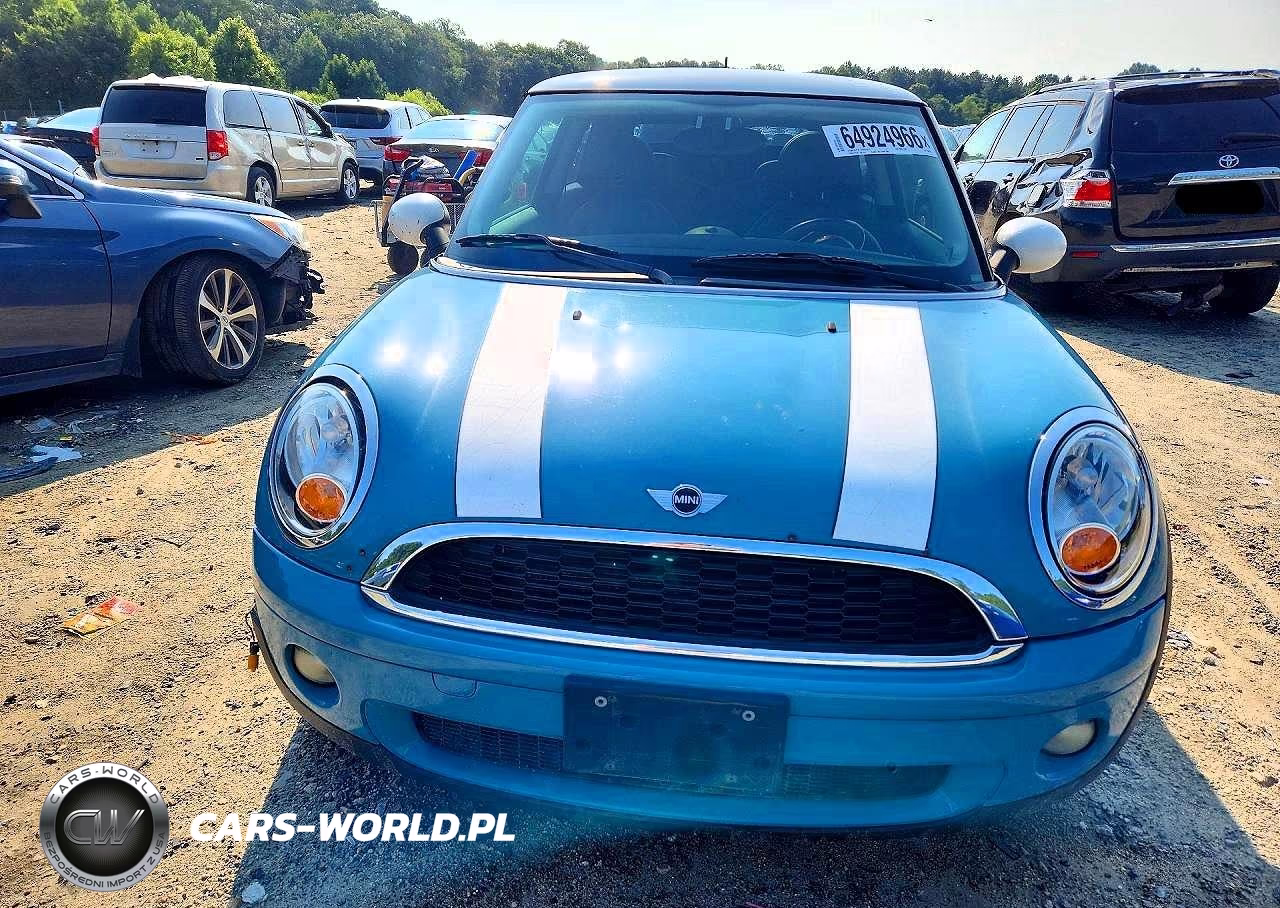 2008 Mini Cooper VIN:WMWMF33558TT68190 - 5