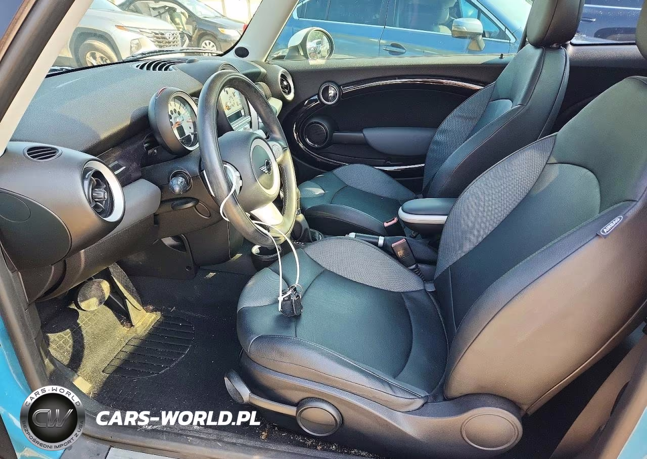 2008 Mini Cooper VIN:WMWMF33558TT68190 - 7
