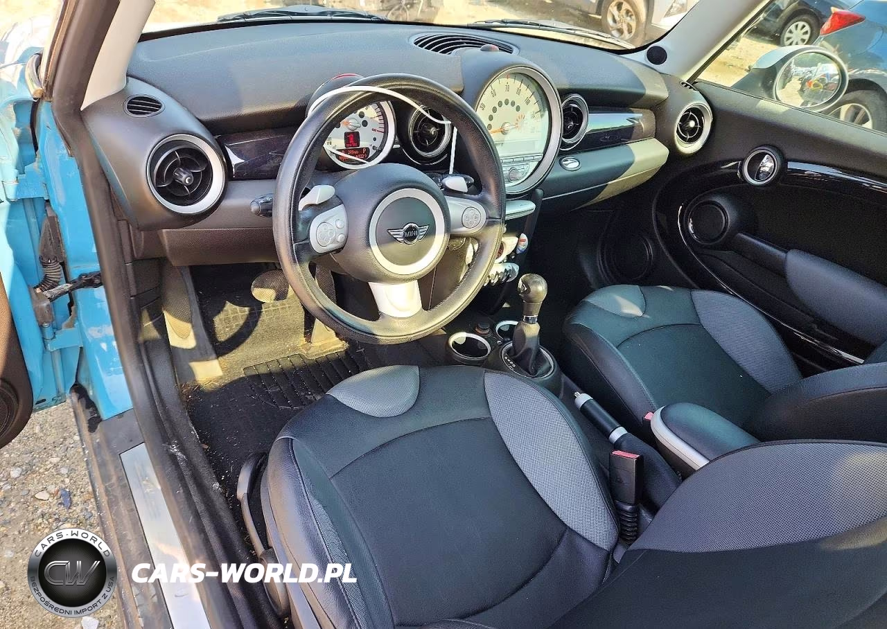 2008 Mini Cooper VIN:WMWMF33558TT68190 - 8