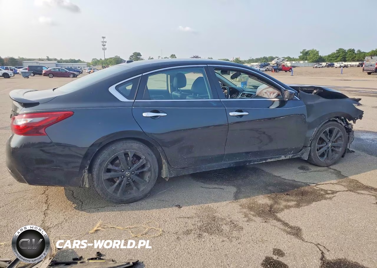 2018 Nissan Altima 2.5 Sr VIN:1N4AL3AP1JC238759 - 3