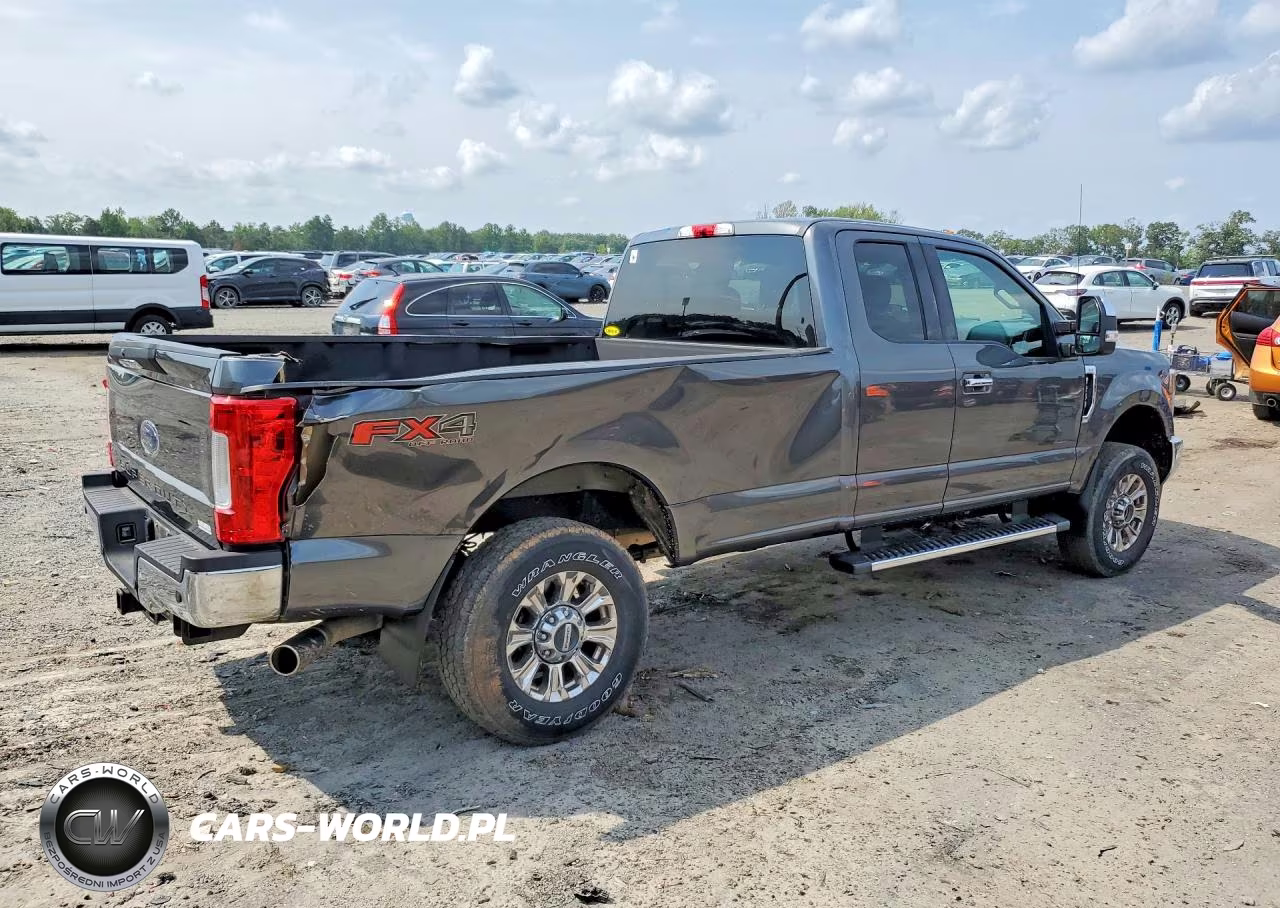 2019 Ford F250 Super Duty VIN:1FT7X2B68KEC28681 - 3