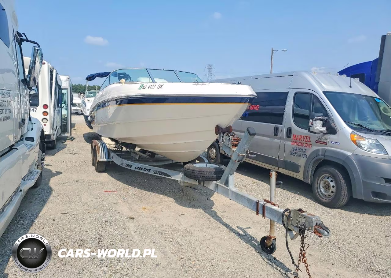 2000 Chaparral Boat