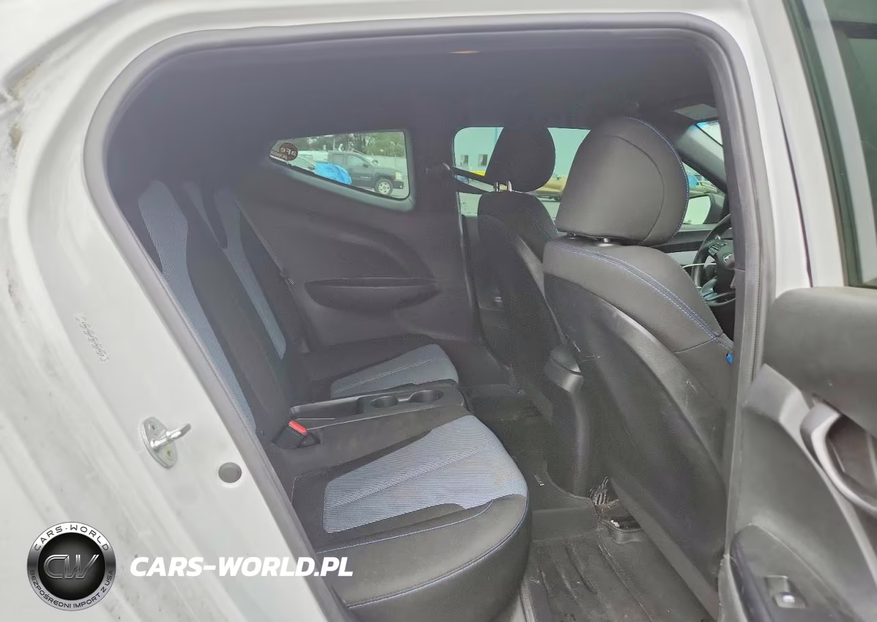 2019 Hyundai Veloster 2.0L VIN:KMHTG6AF8KU019613 - 10