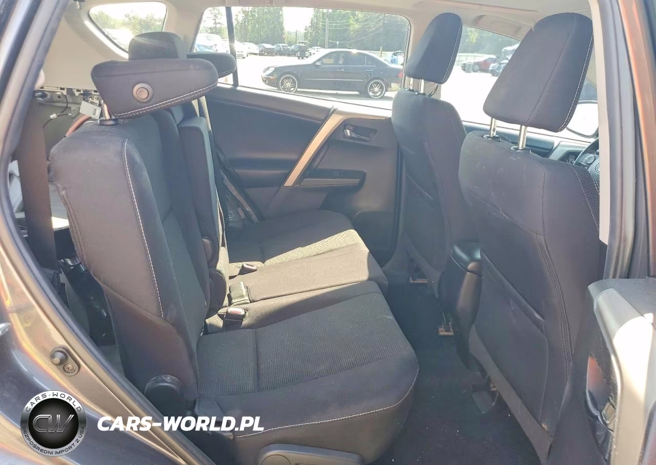 2018 Toyota Rav4 Xle VIN:2T3WFREV1JW443854 - 10