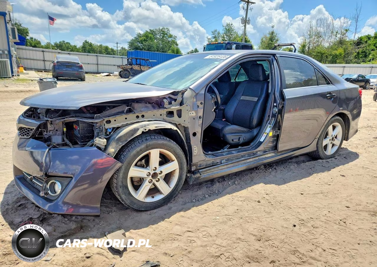 2013 Toyota Camry Se – zdjęcie 1 z 13